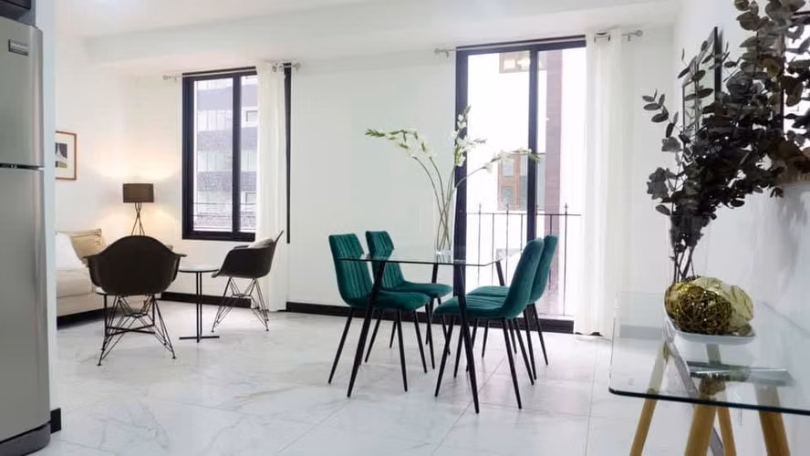 Apartamento de 1 habitacion en Edificio Fontainebleau VH1 Zona 15 con opcion a muebles