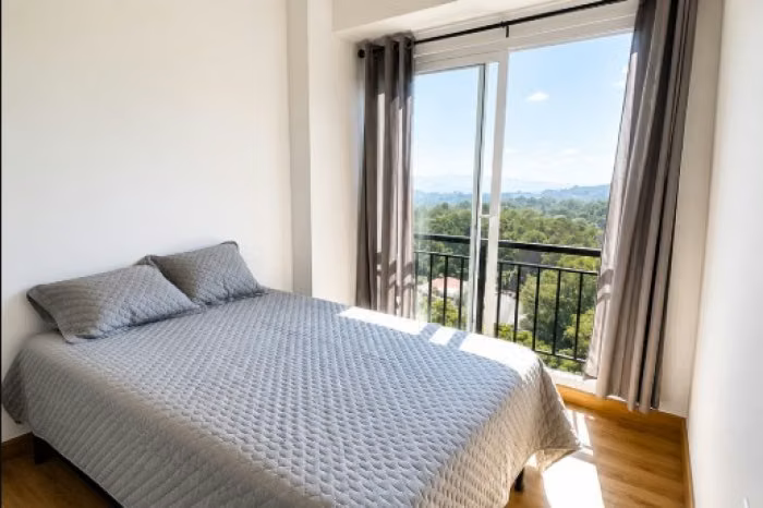 APARTAMENTO AMUEBLADO EN ALQUILER EN ZONA 2 - Imagen 3