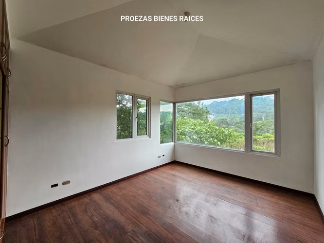 Km 10.5, Carretera a El Salvador, Vistalvalle, casa en venta.