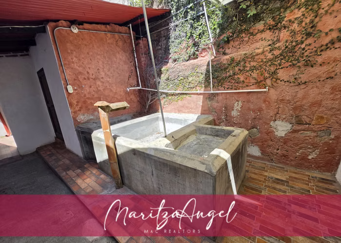 CASA /LOCAL EN RENTA EN ANTIGUA  GUATEMALA