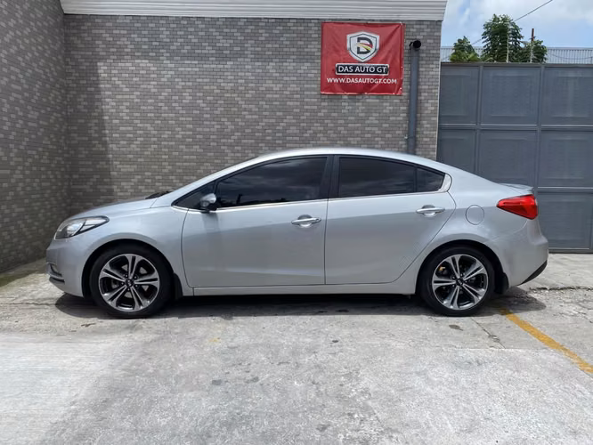 Kia K3 Cerato SX de Agencia Modelo 2015