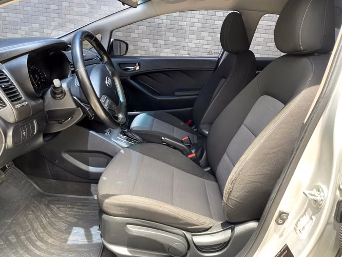 Kia K3 Cerato SX de Agencia Modelo 2015