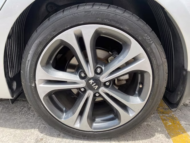 Kia K3 Cerato SX de Agencia Modelo 2015