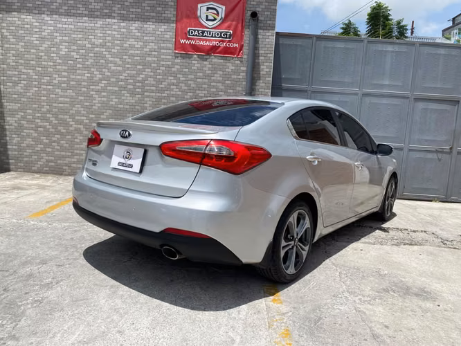 Kia K3 Cerato SX de Agencia Modelo 2015
