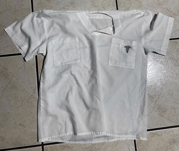 Filipina de Uniforme Médico Blanca – Talla L