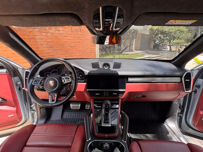 Porsche Cayenne Turbo S E-Hibrid de agencia Blindada año 2023