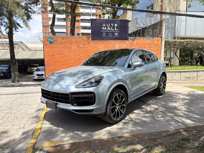 Porsche Cayenne Turbo S E-Hibrid de agencia Blindada año 2023