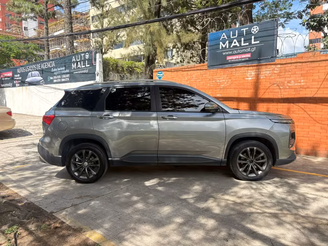 Chevrolet Captiva LT año 2023 de agencia - Imagen 2