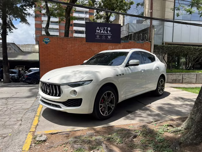 Maserati Levante S de agencia Blindaje 3 plus año 2017