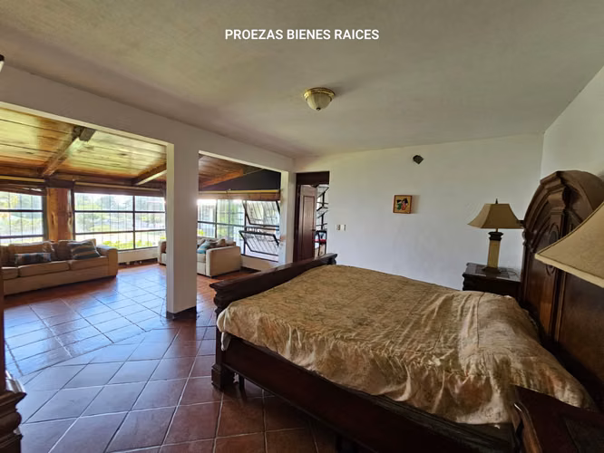 Casa con vista al lago de Amatitlan, venta, Santa Elena Barillas