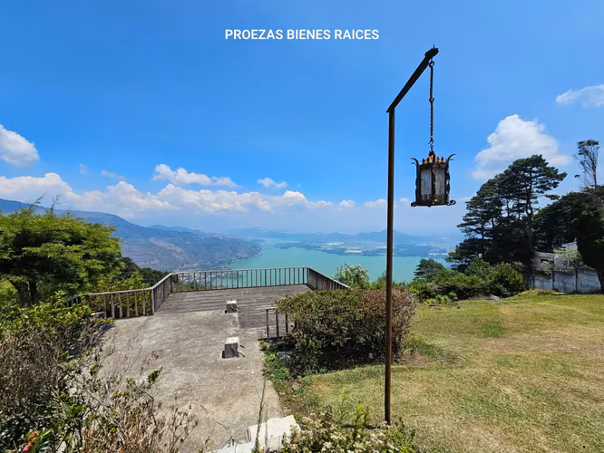 Casa con vista al lago de Amatitlan, venta, Santa Elena Barillas
