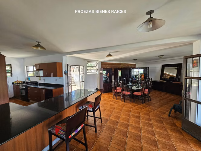 Casa con vista al lago de Amatitlan, venta, Santa Elena Barillas