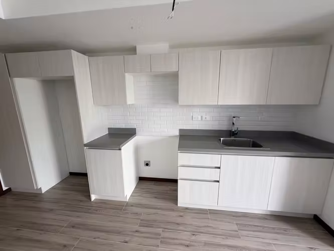 Venta de Apartamento en Zona 10 – Cerca de Diagonal 6, Edificio Nuevo - Imagen 4