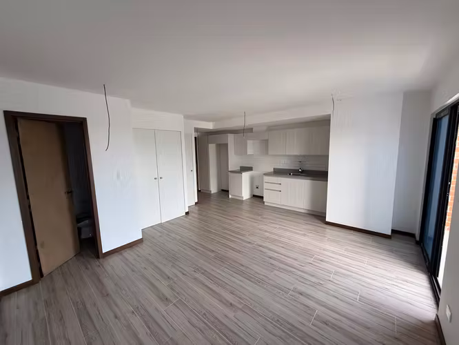 Venta de Apartamento en Zona 10 – Cerca de Diagonal 6, Edificio Nuevo - Imagen 6