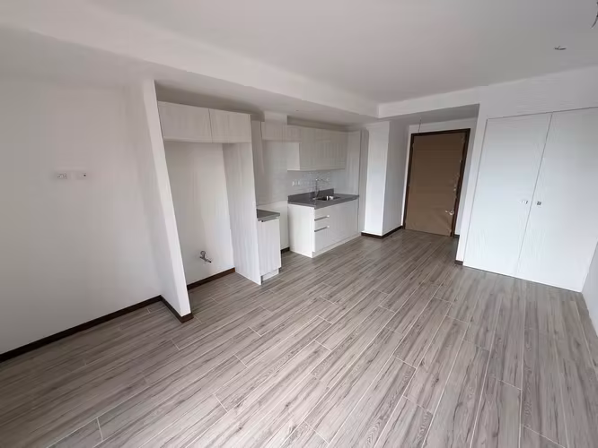 Venta de Apartamento en Zona 10 – Cerca de Diagonal 6, Edificio Nuevo - Imagen 14