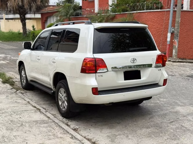 TOYOTA LAND CRUISER CORONELLA VX DIESEL AUTOMÁTICA RÉCORD AGENCIA - Imagen 4