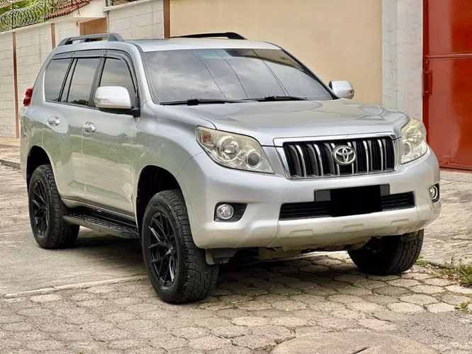 TOYOTA LAND CRUISER PRADO! AUTOMÁTICA 4x4 DIESEL