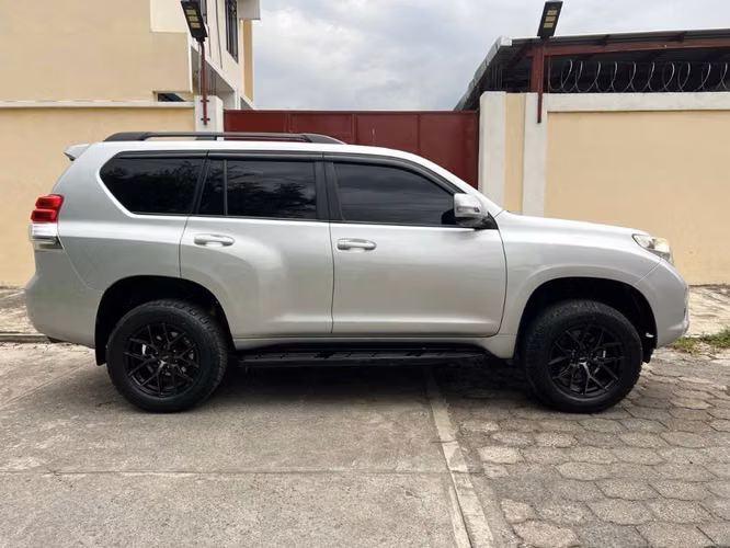 TOYOTA LAND CRUISER PRADO! AUTOMÁTICA 4x4 DIESEL