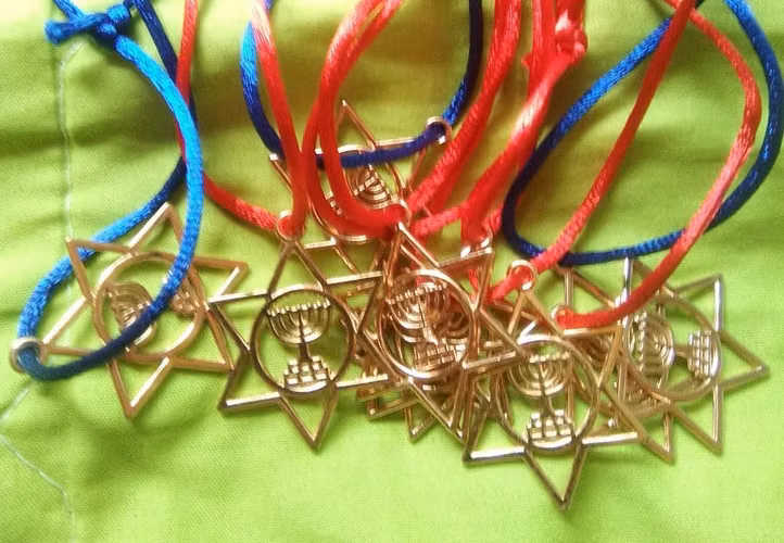 COLLARES ESTRELLA DAVID MENORÁ 7 VENDO