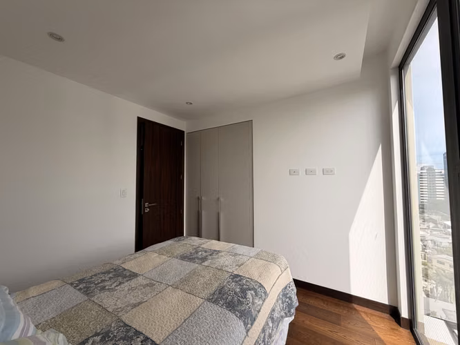 APARTAMENTO EN RENTA CON VISTA A LOS VOLCANES EN ZONA 10 VASANTA