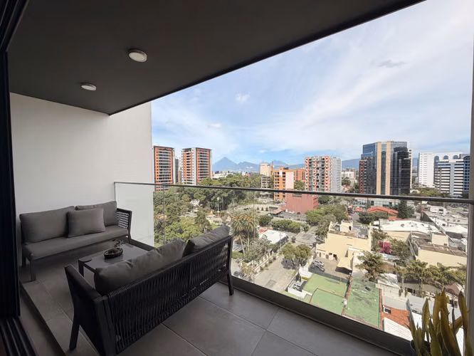 APARTAMENTO EN RENTA CON VISTA A LOS VOLCANES EN ZONA 10 VASANTA