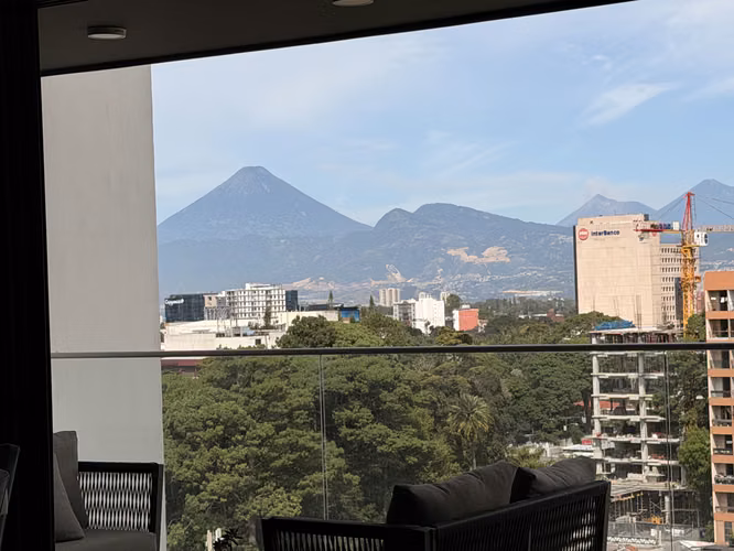 APARTAMENTO EN RENTA CON VISTA A LOS VOLCANES EN ZONA 10 VASANTA