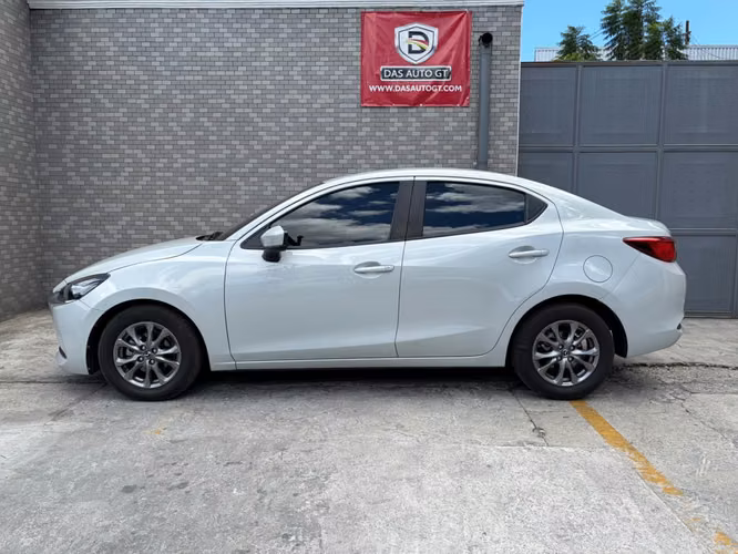 Mazda 2 de Agencia Modelo 2024