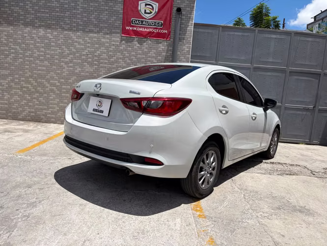 Mazda 2 de Agencia Modelo 2024
