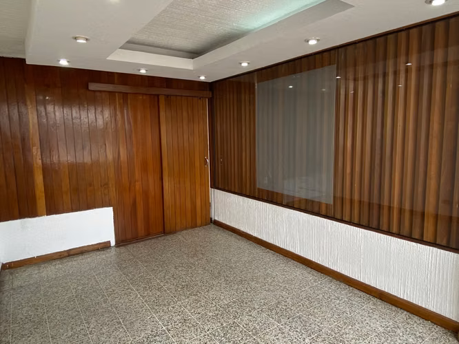 CASA PARA OFICINAS EN RENTA ZONA 10 SECTOR 20 CALLE