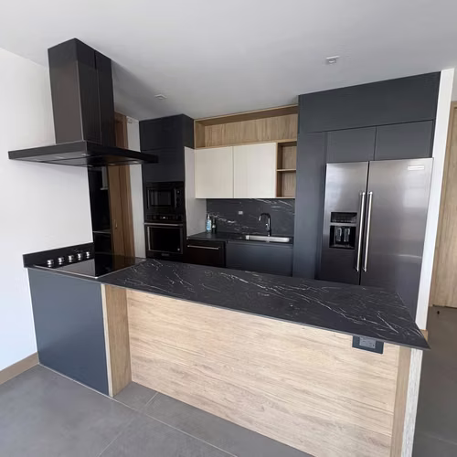 APARTAMENTO EN ALQUILER – EDIFICIO TORRE VERTIC, ZONA 14 | BALCON | HAB DE SERVICIO PV - Imagen 17