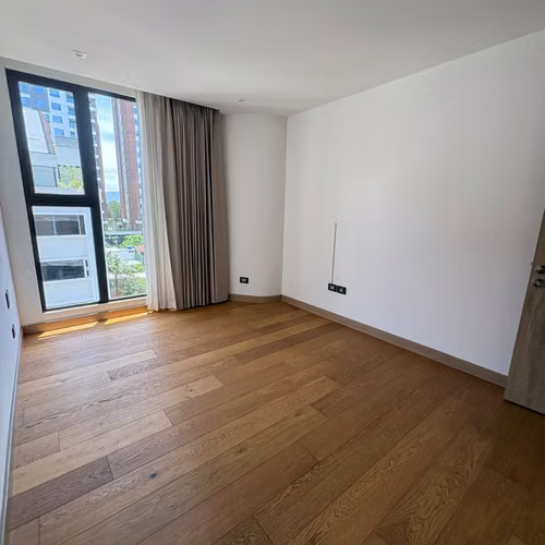 APARTAMENTO EN ALQUILER – EDIFICIO TORRE VERTIC, ZONA 14 | BALCON | HAB DE SERVICIO PV - Imagen 3