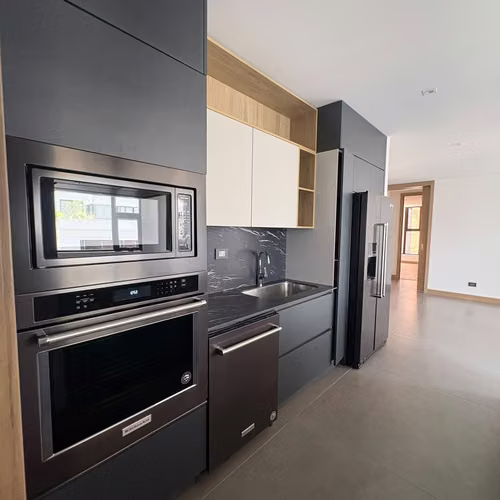 APARTAMENTO EN ALQUILER – EDIFICIO TORRE VERTIC, ZONA 14 | BALCON | HAB DE SERVICIO PV - Imagen 11