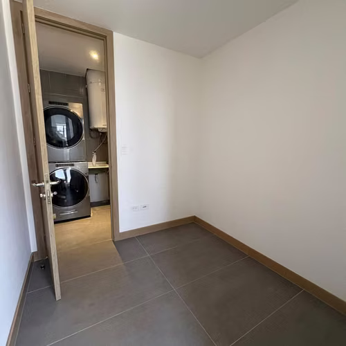 APARTAMENTO EN ALQUILER – EDIFICIO TORRE VERTIC, ZONA 14 | BALCON | HAB DE SERVICIO PV - Imagen 14