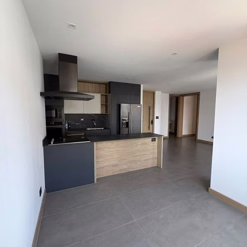 APARTAMENTO EN ALQUILER – EDIFICIO TORRE VERTIC, ZONA 14 | BALCON | HAB DE SERVICIO PV - Imagen 19