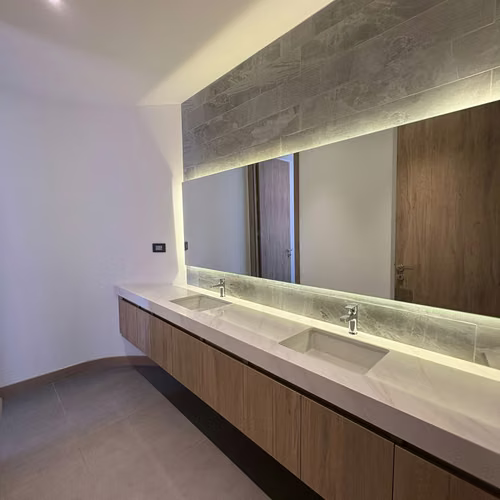 APARTAMENTO EN ALQUILER – EDIFICIO TORRE VERTIC, ZONA 14 | BALCON | HAB DE SERVICIO PV - Imagen 2