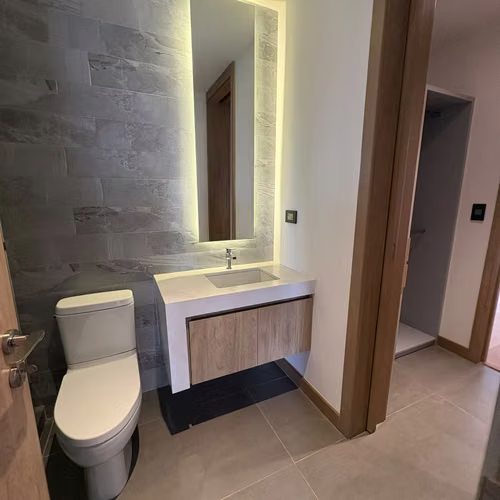 APARTAMENTO EN ALQUILER – EDIFICIO TORRE VERTIC, ZONA 14 | BALCON | HAB DE SERVICIO PV - Imagen 10