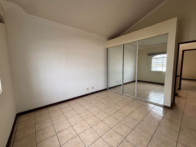 ALQUILO CASA KM 18.6 SAN JOSE PINULA, CAES SANTA ANITA 2 | 6 PARQUEOS PV - Imagen 12
