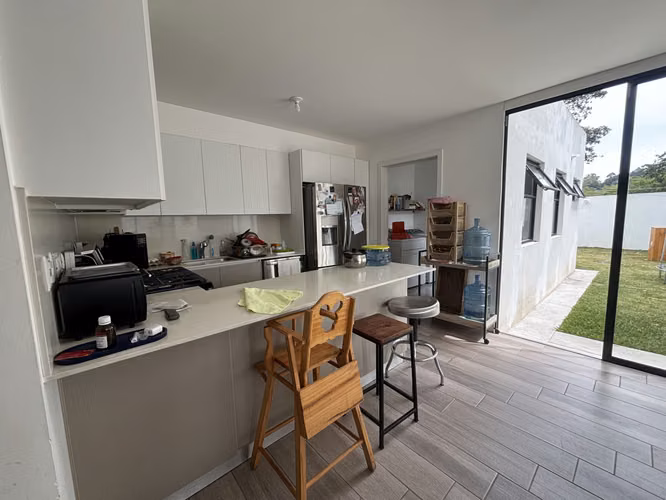 VENDO CASA EN KM 22.3 CAES PORTAL DEL BOSQUE 4 | 5 PARQUEOS PV - Imagen 3