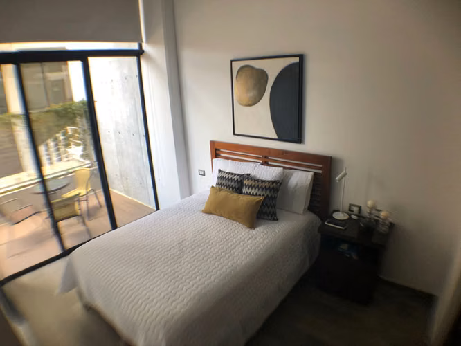 VENDO MODERNO APARTAMENTO FULL AMUEBLADO Y EQUIPADO SHIFT CAYALA ZONA 16 - Imagen 10