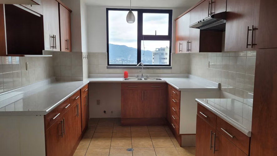 ALQUILO AMPLIO APARTAMENTO BELLAGIO Z14 NIVEL ALTO PV - Imagen 6