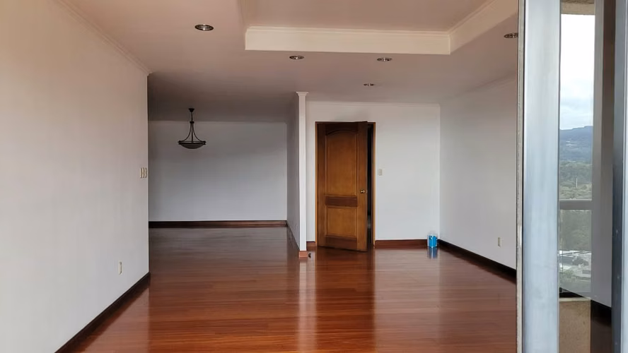 ALQUILO AMPLIO APARTAMENTO BELLAGIO Z14 NIVEL ALTO PV - Imagen 3