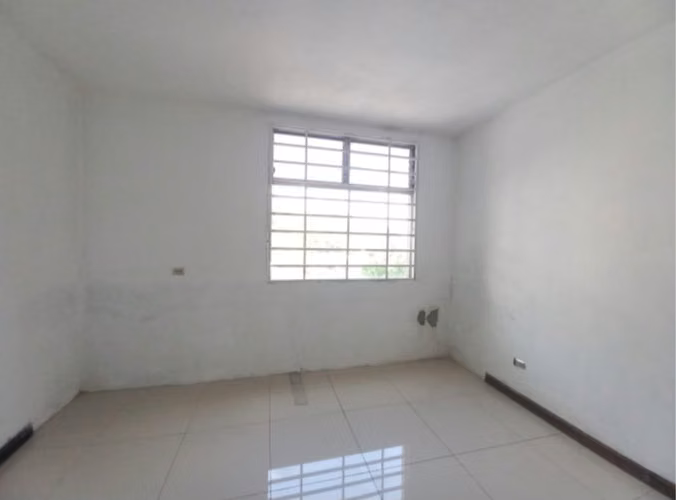 AMPLIA CASA EN RENTA IDEAL PARA OFICINAS, CLINICAS U ONG EN KM 8 CAES