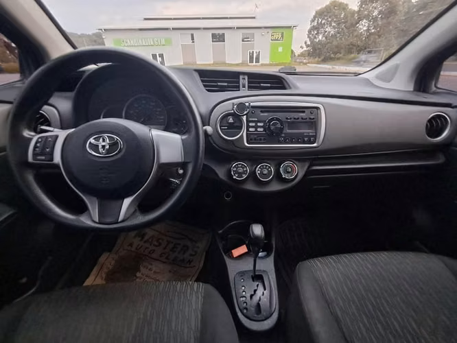 Toyota yaris le