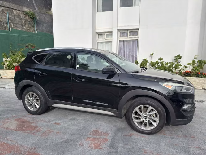 HYUNDAI TUCSON 2018 EXCELENTES CONDICIONES