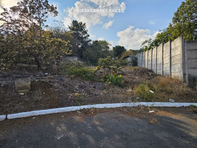 Ciudad San Cristobal, terreno en venta por colegio Suizo Americano.