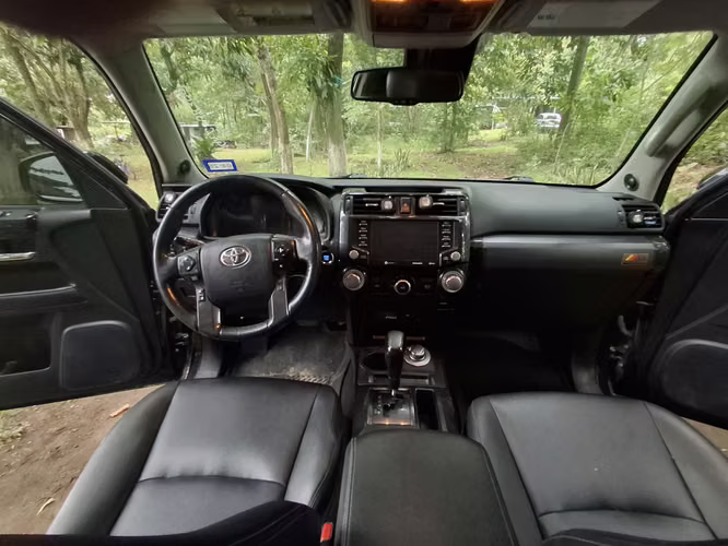 Toyota 4 runner 40 aniversario (2023)