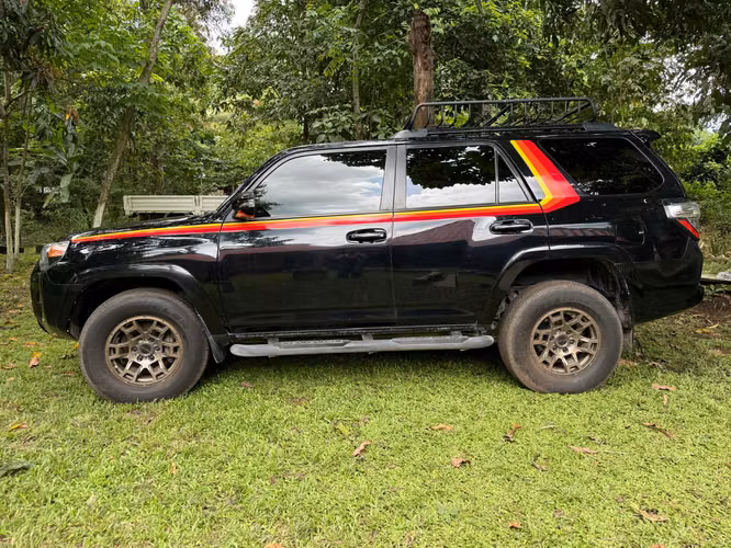 Toyota 4 runner 40 aniversario (2023)