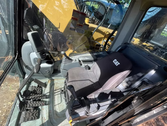 Vendo Excavadora CAT