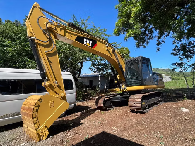 Vendo Excavadora CAT