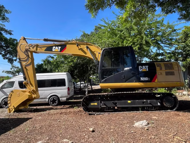 Vendo Excavadora CAT